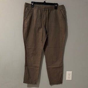 Eliane Rose Linen Olive Cropped Boho Chic Earthy Nature Neutral Drawstring Pants